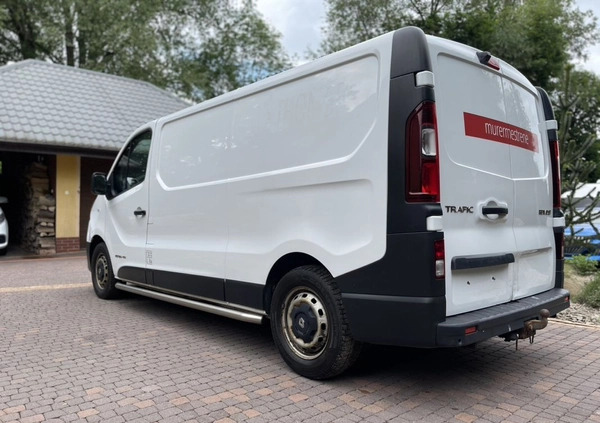 Renault Trafic cena 36000 przebieg: 186000, rok produkcji 2015 z Czarne małe 562